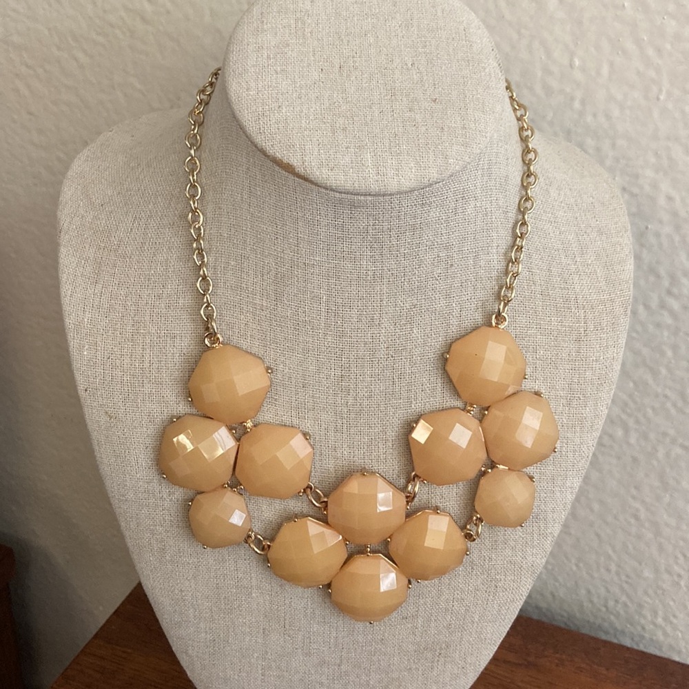 Vintage NWTS New York & Co Statement Necklace In Cream Color & Gold Toned